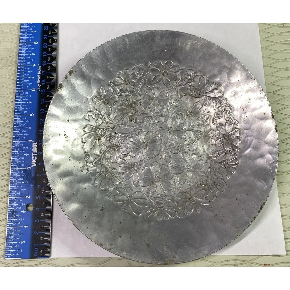 Everlast Vintage Hand Forged Aluminum Bowl Floral  Design Silver 8